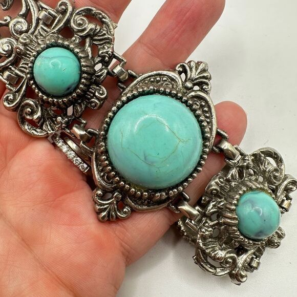 Vintage 7" Lucite Cabochon mid-century bracelet in silver tone metal! - Picture 6 of 13